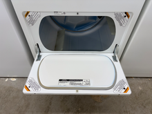 Load image into Gallery viewer, (T08921) Kenmore Washer and Electric Dryer Set -8921