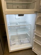 Load image into Gallery viewer, Whirlpool - 18.2 Cu. Ft. White Refrigerator - 6080