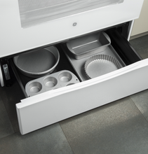 Load image into Gallery viewer, Brand New GE 30" White Electric Stove - JBS60DKWW