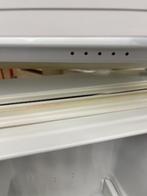 Load image into Gallery viewer, Hotpoint Refrigerator - 5334
