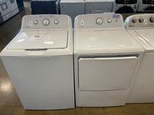 Load image into Gallery viewer, Hotpoint Washer and Gas Dryer Set - 7083 - 7084