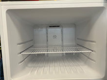 Load image into Gallery viewer, Frigidaire 17.6 cu ft White Top Freezer Refrigerator - 7696
