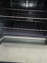 Load image into Gallery viewer, (T08993) Frigidaire Gas Stove - 8993