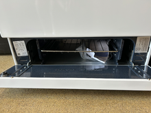 Load image into Gallery viewer, Hotpoint Gas Stove - 6842