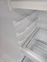 Load image into Gallery viewer, (T08941) GE Refrigerator - 8941