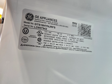 Load image into Gallery viewer, (T08983) GE 17.5 cu ft Stainless Refrigerator- 8983