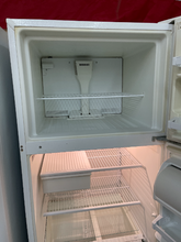 Load image into Gallery viewer, Roper Refrigerator - 5623
