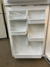 Load image into Gallery viewer, Kenmore Refrigerator - 5529