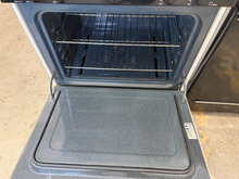 Load image into Gallery viewer, (T08668) Hotpoint Gas Stove - 8668