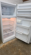 Load image into Gallery viewer, (T08806) Kenmore Refrigerator - 8806