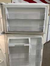 Load image into Gallery viewer, Whirlpool Refrigerator - T05619
