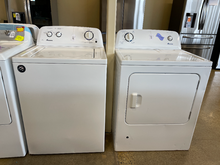 Load image into Gallery viewer, Amana Washer and Gas Dryer Set - 5904 - 5902