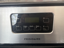 Load image into Gallery viewer, (T08991) Frigidaire Gas Stove - 8991