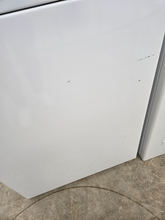 Load image into Gallery viewer, Maytag Washer and Gas Dryer Set - 8052-8084