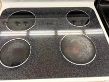 Load image into Gallery viewer, (T08684) GE Electric Stove - 8684