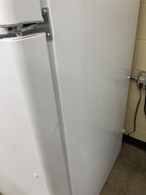 Load image into Gallery viewer, GE 19.2 Cu. Ft. Refrigerator - 5985
