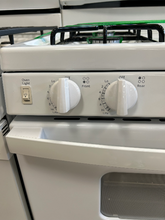 Load image into Gallery viewer, Hotpoint Gas Stove - 6847