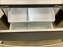 Load image into Gallery viewer, (T08960) GE 20.6 cu ft Fingerprint Resistant Stainless Refrigerator - 8960