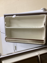 Load image into Gallery viewer, GE Refrigerator - 5861