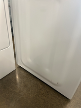 Load image into Gallery viewer, Whirlpool 4.6 cu ft White Top Load Washer - 7617