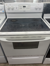 Load image into Gallery viewer, (T08998) Kenmore Electric Stove - 8998