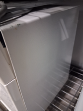Load image into Gallery viewer, (T08499) Whirlpool Microwave - 8499
