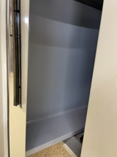 Load image into Gallery viewer, Hotpoint Bisque Coil Electric Stove - 3922