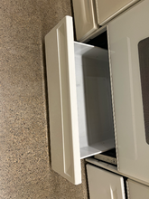 Load image into Gallery viewer, Amana Electric Stove - 7443