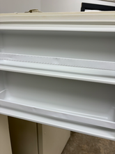 Load image into Gallery viewer, (T08635) Whirlpool Regrigerator - 8635
