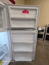 Load image into Gallery viewer, Frigidaire 20 cu ft White Tip Freezer Refrigerator - 7697