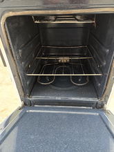 Load image into Gallery viewer, Hotpoint 20" Coil Eledtric Stove - 8277