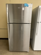 Load image into Gallery viewer, Whirlpool - 18.2 Cu. Ft. White Refrigerator - 6090