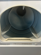 Load image into Gallery viewer, Maytag Washer & Gas Dryer Set - 7732 - 7726