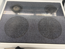 Load image into Gallery viewer, (T08998) Kenmore Electric Stove - 8998