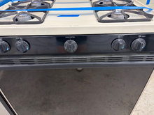 Load image into Gallery viewer, (T08625) Hotpoint Gas Stove - 8625