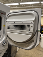 Load image into Gallery viewer, GE 2.3 cu ft Washer and Gas Dryer Set - 5112