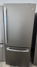 Load image into Gallery viewer, (T08437) GE - 21.0 cu ft Bottom Freezer Refeigerator - 8437