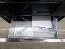 Load image into Gallery viewer, (T08393) GE Electic Stove - 8393