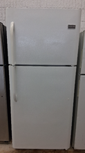 Load image into Gallery viewer, (T08568) Frigidaire Refrigerator - 8568