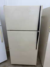 Load image into Gallery viewer, (T08150) Hotpoint Refrigerator - 8150