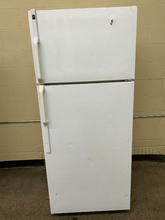 Load image into Gallery viewer, Hotpoint Refrigerator - 7587