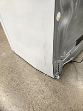 Load image into Gallery viewer, Frigidaire 18.3 cu ft White Top Freezer Refrigerator - 7699