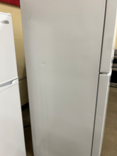 Load image into Gallery viewer, Frigidaire 18.3 cu ft White Top Freezer Refrigerator - 7694