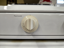 Load image into Gallery viewer, Magic Chef Gas Stove - 7541