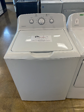 Load image into Gallery viewer, Hotpoint Washer and Gas Dryer Set - 7083 - 7084