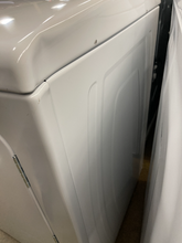 Load image into Gallery viewer, Whirlpool 4.8 cu ft Washer and 7 cu ft Gas Dryer Set - 6050 = 6062