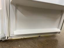 Load image into Gallery viewer, Whirlpool Refrigerator - 5063