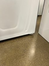 Load image into Gallery viewer, Amana 3.8 cu ft Top Load Washer - 7618