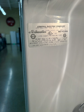 Load image into Gallery viewer, GE Refrigerator - 7447