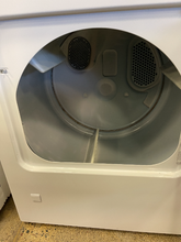 Load image into Gallery viewer, Amana Washer and Gas Dryer Set 5479 - 5439